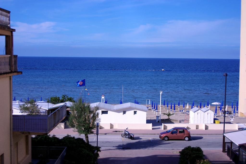 Hotel Niagara Marotta Oda fotoğraf